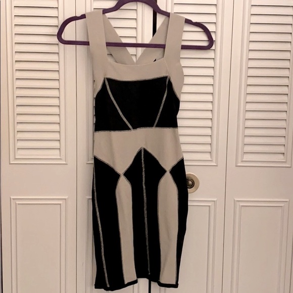 H&M Dresses & Skirts - H&M bodycon midi dress